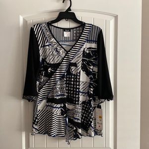 Black & White V neck top